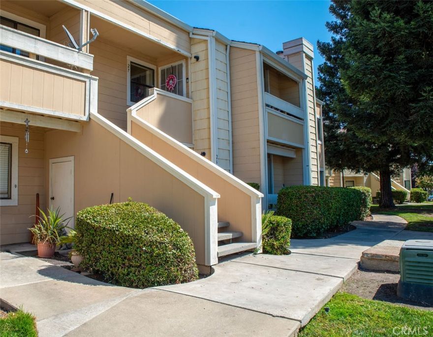 This cozy and updated condo features hardwood floors, a modern kitchen, new central AC and heating, and a private patio.  Ideally located near Hwy 99, shopping centers, and schools, this home offers both comfort and convenience. The community includes a pool and on-site laundry facilities, making it a great place to live in a prime location. Lower financing rates are available.