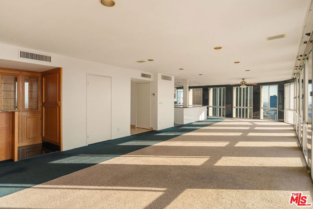800 W 1st Street 2608