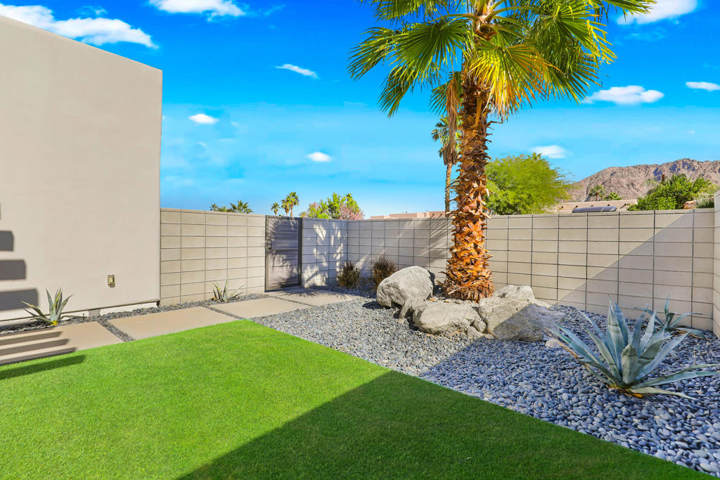 La Quinta Cove - Residential