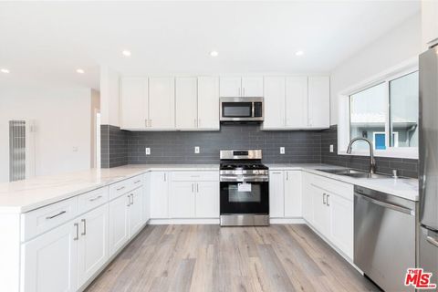 Photo of 3872 Bentley Avenue, Culver City, CA 90232 (MLS # 25628965)