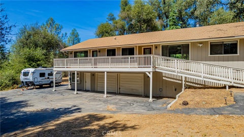 Photo of 45453 N Oakview DR, Oakhurst, CA 93644 (MLS # FR26202846)