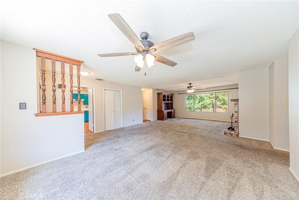 45453 N Oakview