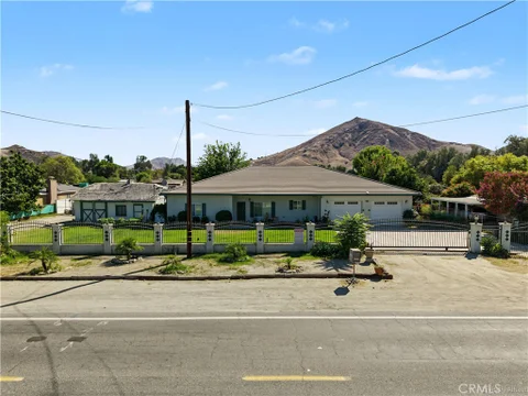 17643 Santa Ana Ave, Bloomington, CA 92316 - MLS#: IV26215828