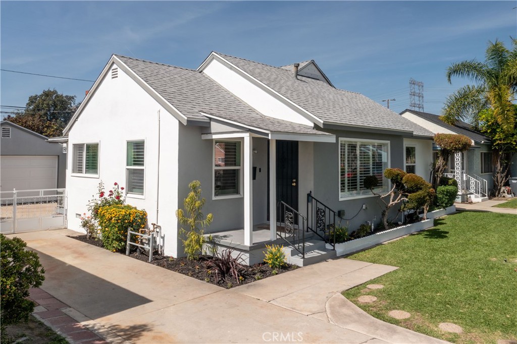 6119 Blackthorne Avenue