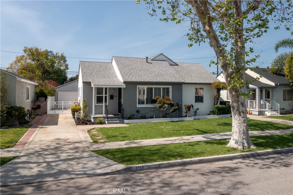 6119 Blackthorne Avenue