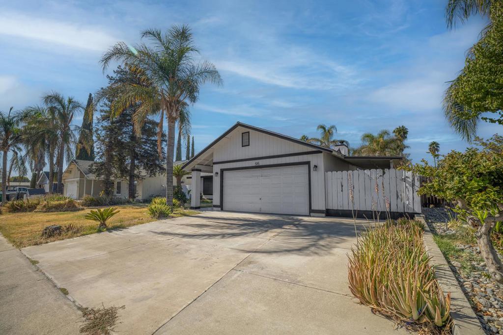 515 N Santa Monica Street