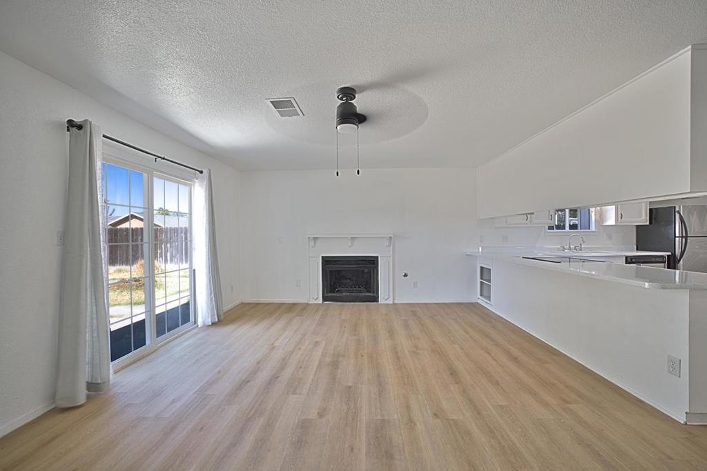 515 N Santa Monica Street