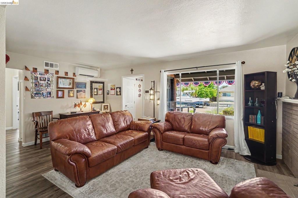 2108 Dennis Dr