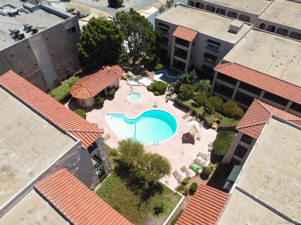 2540 Clairemont Dr 307
