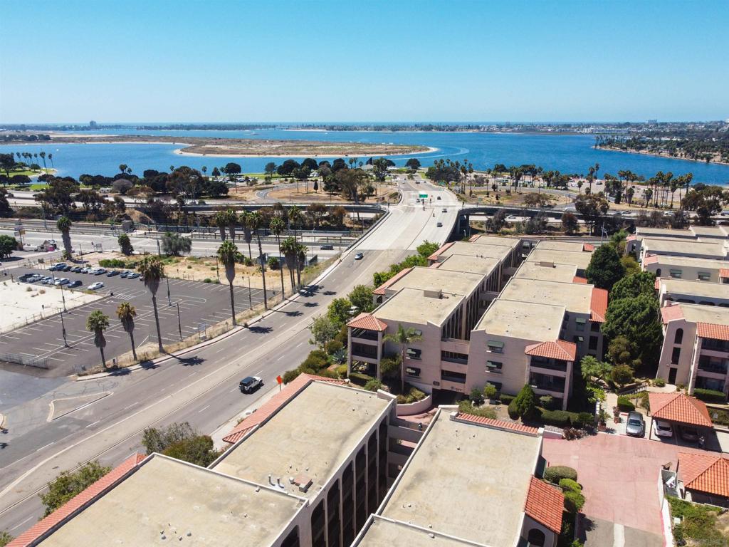 2540 Clairemont Dr 307