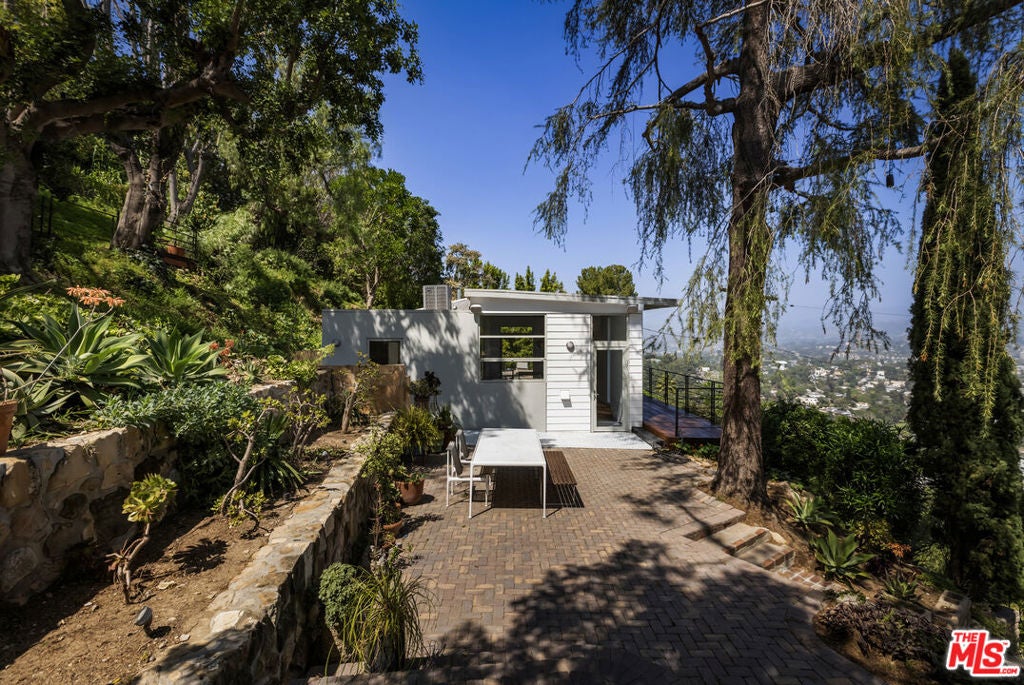 631 CROSS Avenue, Los Angeles CA 90065