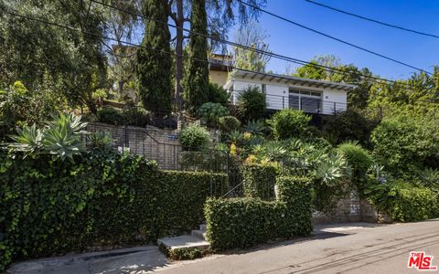 Photo of 631 CROSS Avenue, Los Angeles, CA 90065 (MLS # 26670947)