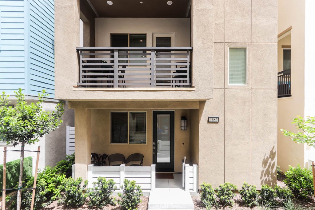 1682 Lexington Lane