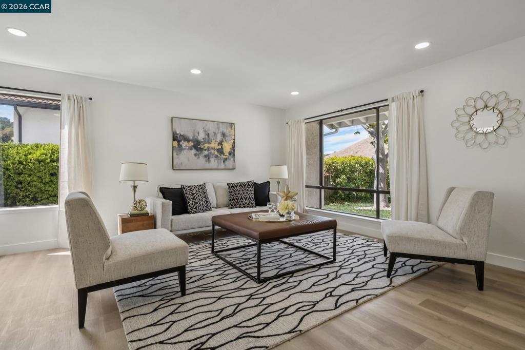 20 Alhambra Hills Dr