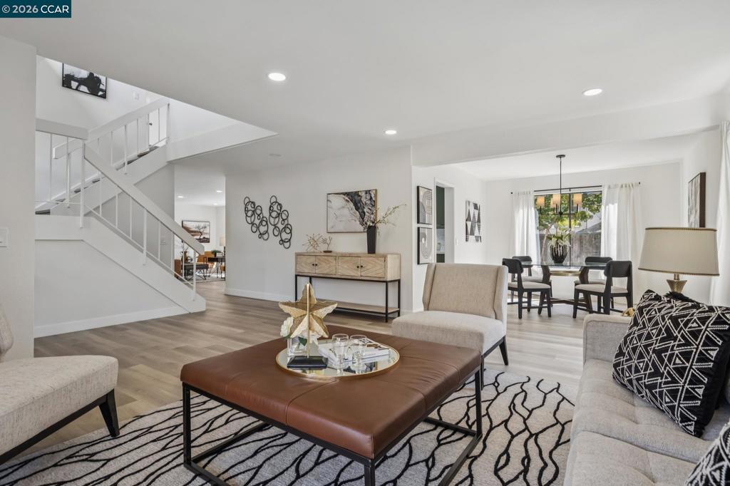 20 Alhambra Hills Dr