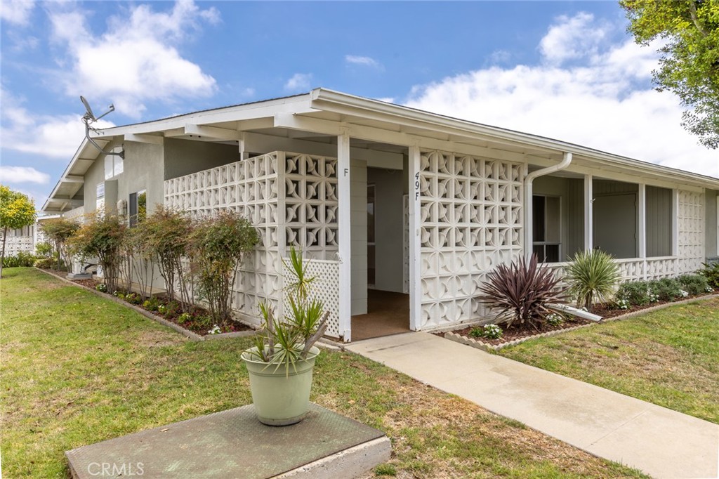 1462 Golden Rain Road