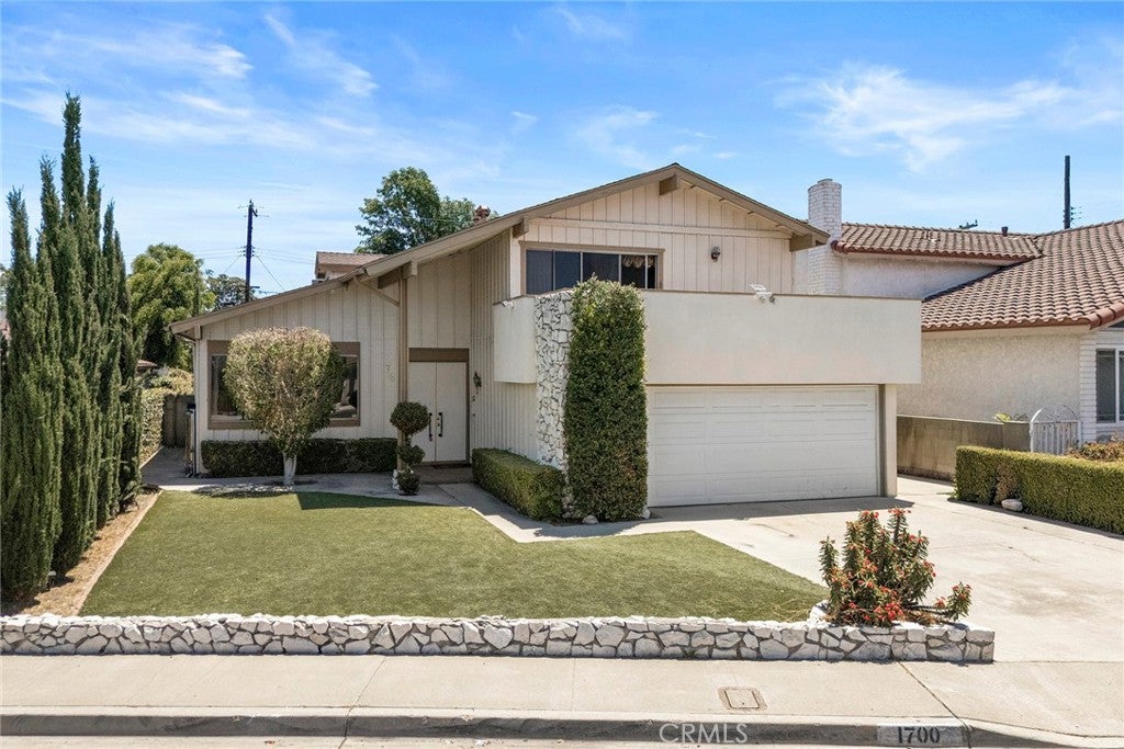 1700 S Carnelian Street