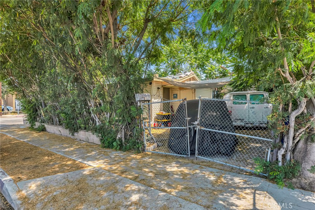 1550 San Fernando Road