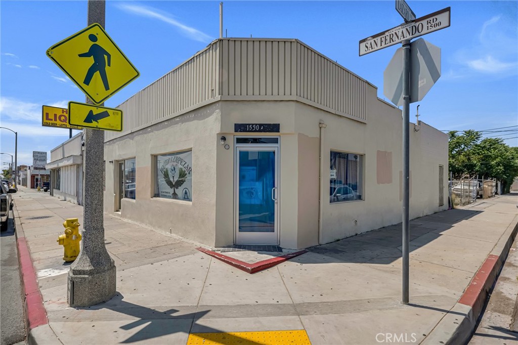 1550 San Fernando Road