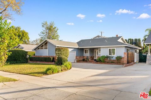 Photo of 16900 Mayall Street, North Hills, CA 91343 (MLS # 25629541)