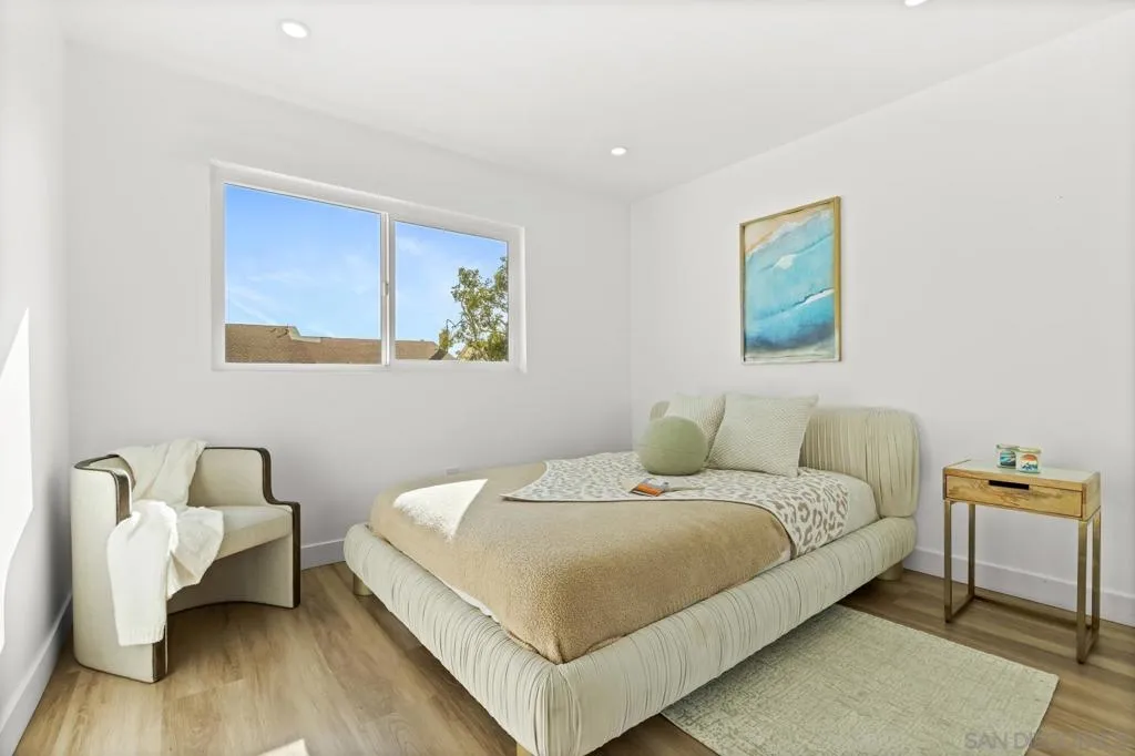 Cardiff By The Sea, California 92007, United States, 5 Bedrooms Bedrooms, ,3 BathroomsBathrooms,Residential,Active,239525