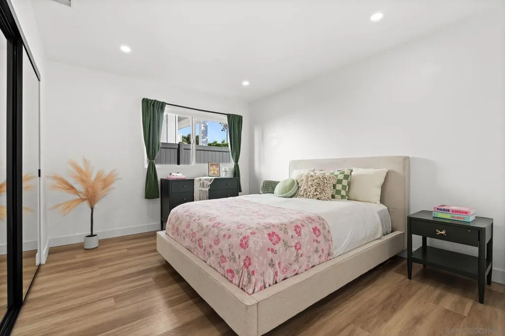 Cardiff By The Sea, California 92007, United States, 5 Bedrooms Bedrooms, ,3 BathroomsBathrooms,Residential,Active,239525