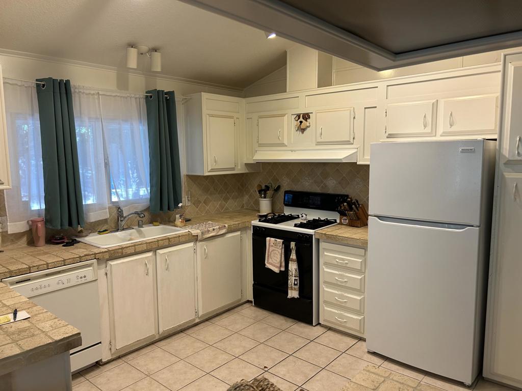 Suncrest Country Clb - Manufactured In Park