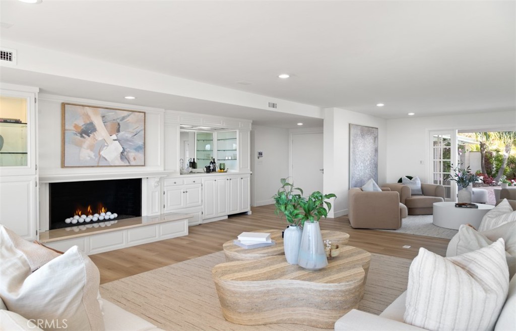 Cameo Shores (CSHO) - Residential Lease