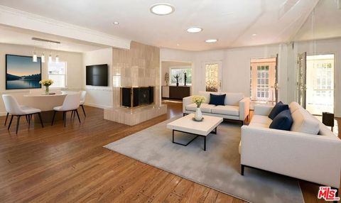 Photo of 12508 Sarah Street, Studio City, CA 91604 (MLS # 25612099)