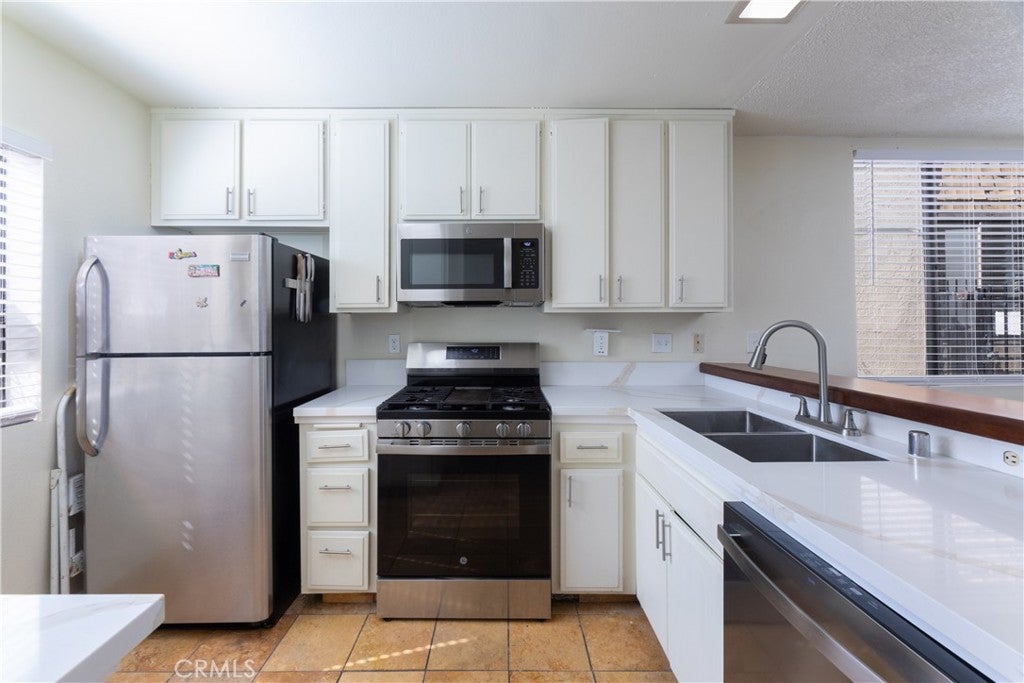 12750 Centralia 81