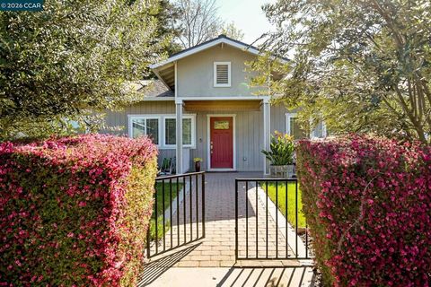 Photo of 3782 Hitchcock Rd, Concord, CA 94518 (MLS # 41127324)