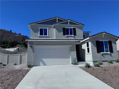 33313 Riverside Lake Elsinore CA 92530