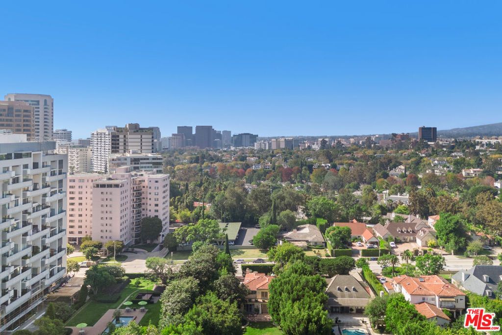 Photo of 10380 Wilshire Boulevard #404, Los Angeles, CA 90024 (MLS # 25582429)