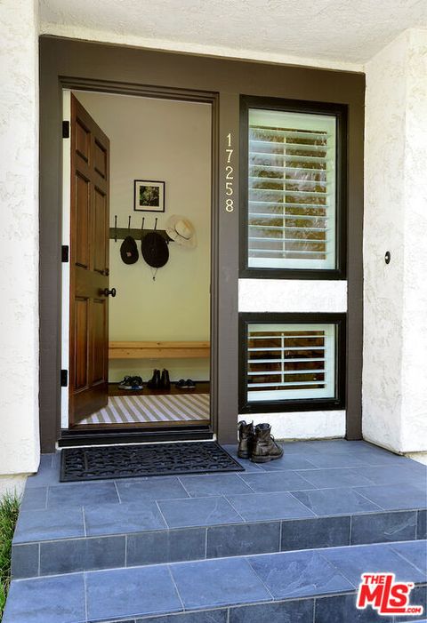 Photo of 17258 Palisades Circle, Pacific Palisades, CA 90272 (MLS # 25612209) Photo of 17258 Palisades Circle, Pacific Palisades, CA 90272 (MLS # 25612209)