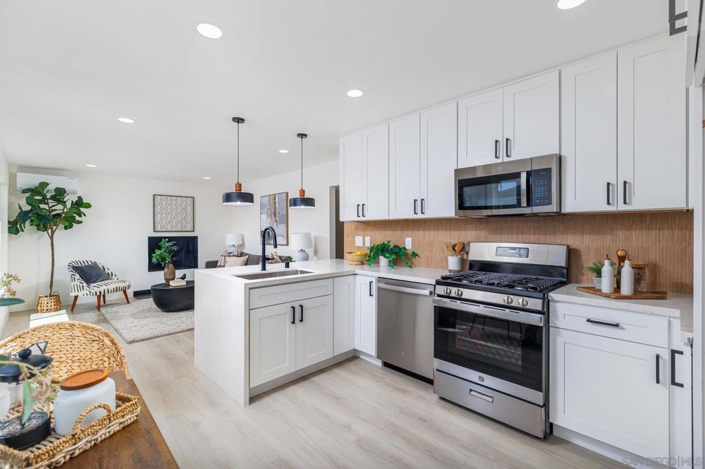 866 Merlin  Dr