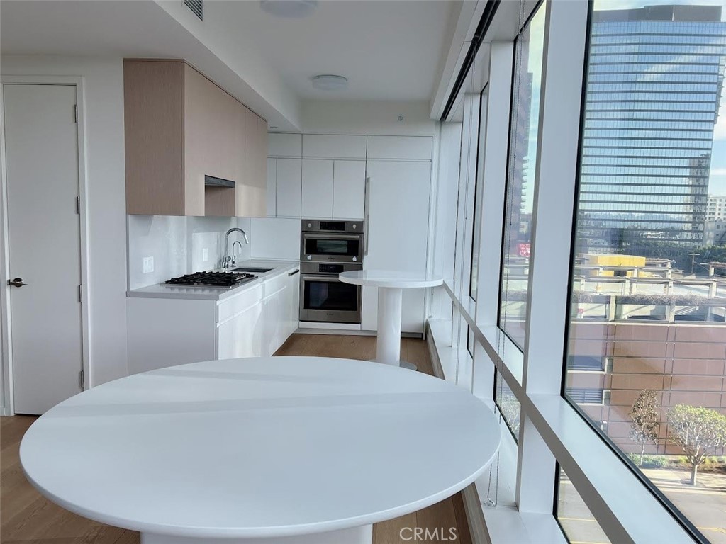 Properties 2 877 Francisco St #728