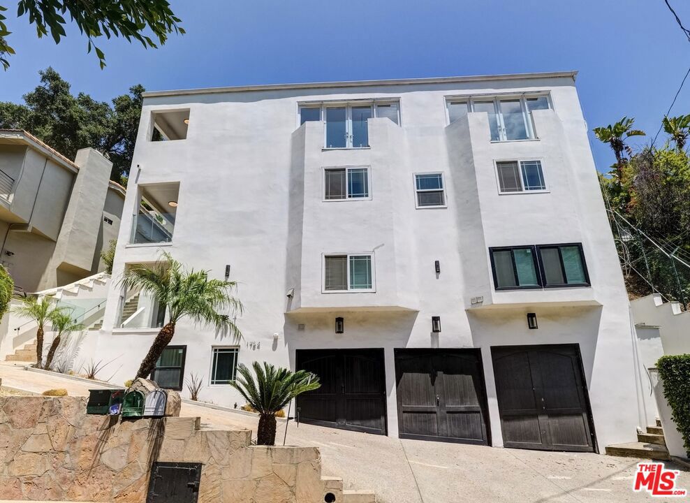 Photo of 1754 Franklin Canyon Drive, Beverly Hills, CA 90210 (MLS # 26997641)