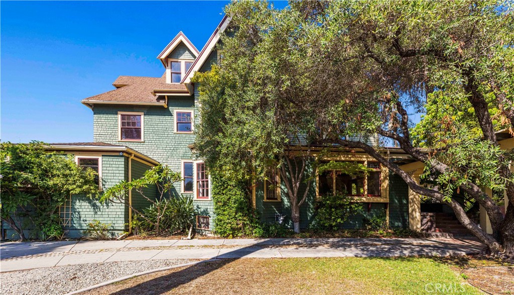 201 Orange Grove Avenue