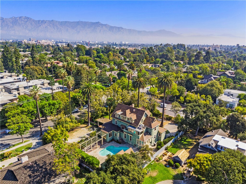 201 Orange Grove Avenue