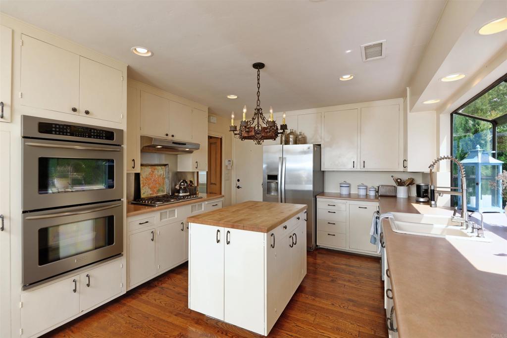 LAJ - Residential Lease