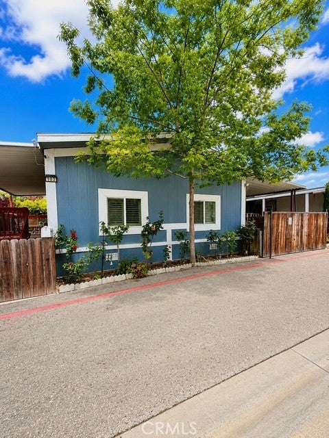 Photo of 36200 Paradise Ranch RD #102, Castaic, CA 91384 (MLS # SR26099381)