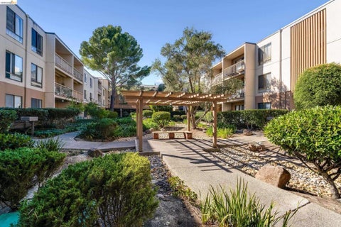 Photo of 490 N Civic Dr Dr #322, Walnut Creek, CA 94596 (MLS # 41151201)