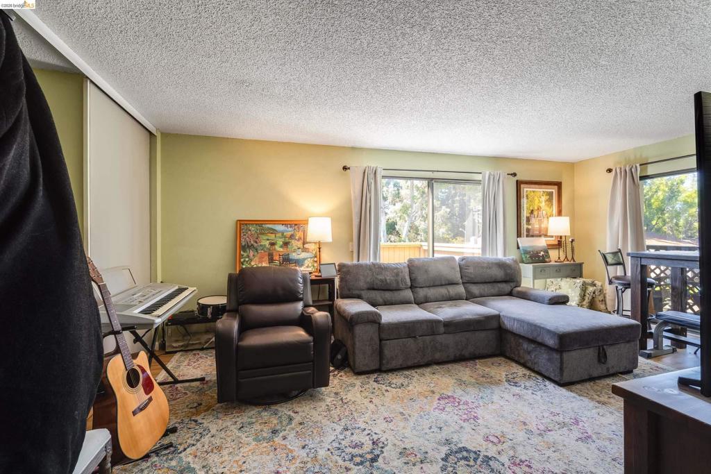 490 N Civic Dr 322