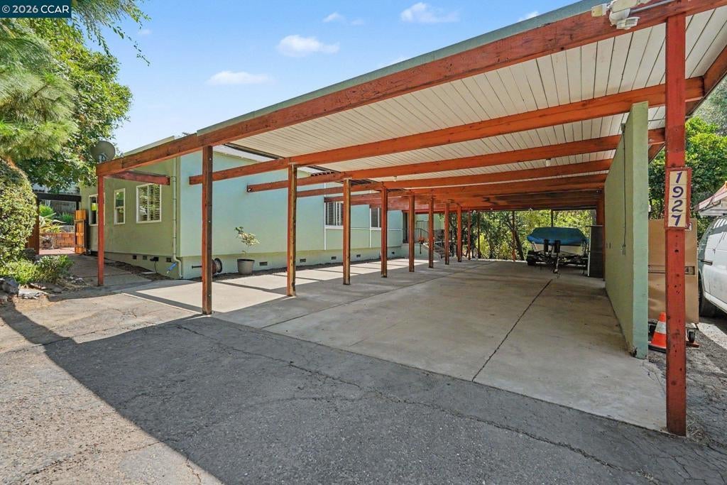 1927 Terrace Dr