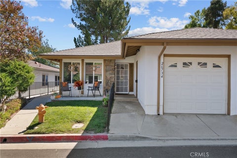 Photo of 26734 Winsome Circle, Newhall, CA 91321 (MLS # SR26213408)
