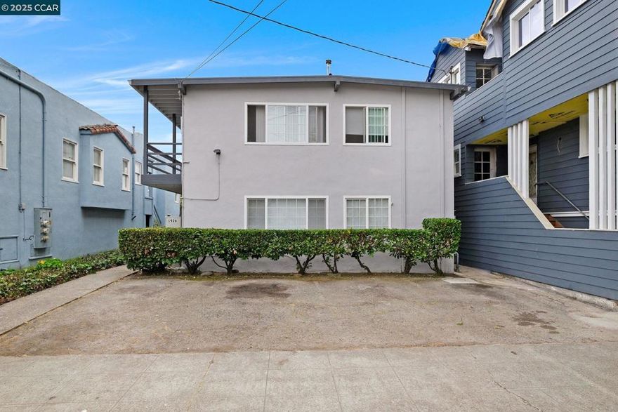 First floor unit with no steps to entry and no steps inside. Updated bathroom. We accept cats and dogs. Laundry facility is few steps away. Parking is available upon request. Ashby Bart station is walking distance away to travel to San Francisco. Easy freeway access. Enjoy Berkeley's interesting leisure attractions, including world known shows of the Zelenback Hall. Apply with RentSpree https://apply.link/J5c8hN0