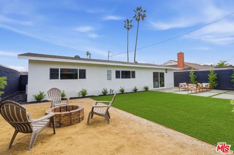 Photo of 19891 Gloucester Lane, Huntington Beach, CA 92646 (MLS # 26651349)