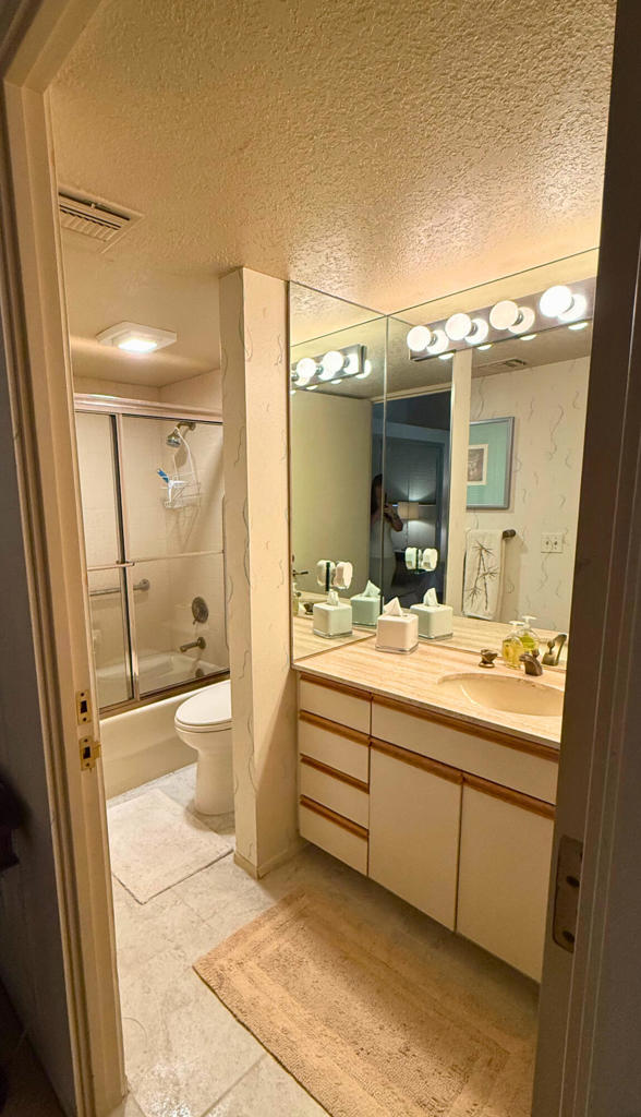 Rancho Mirage C.C. - Residential Lease