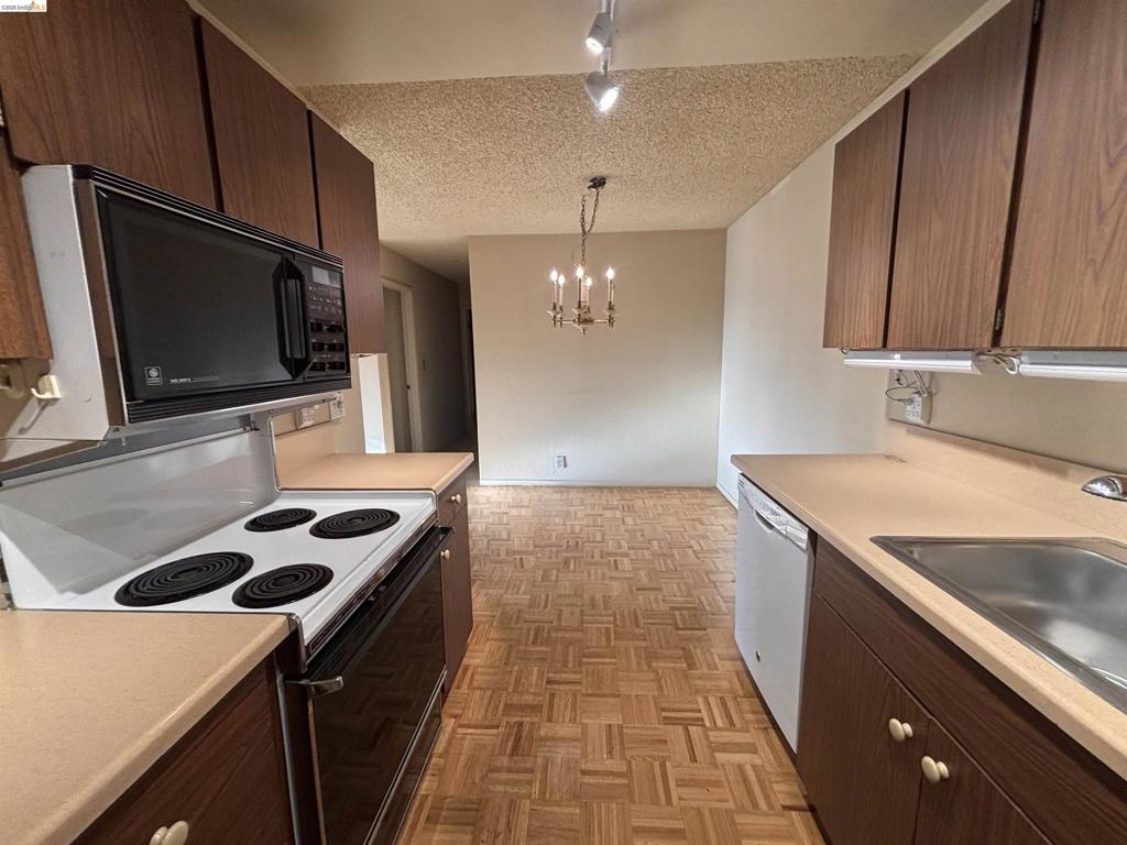 1427 Marchbanks Dr Apt 3