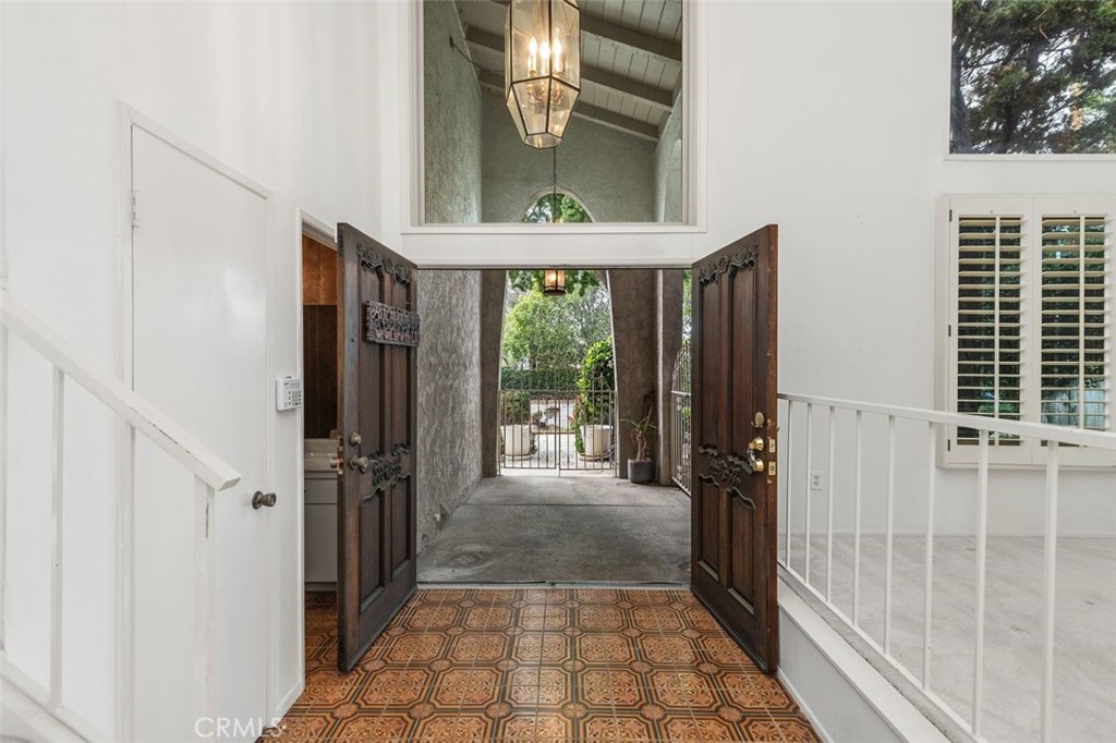 1665 N. Sycamore Street